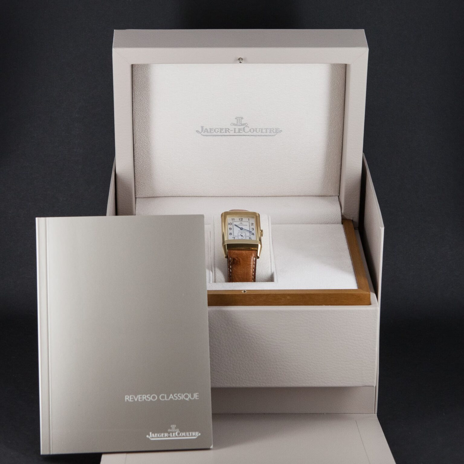 18k_JLC_Reverso_Classique-10.jpg