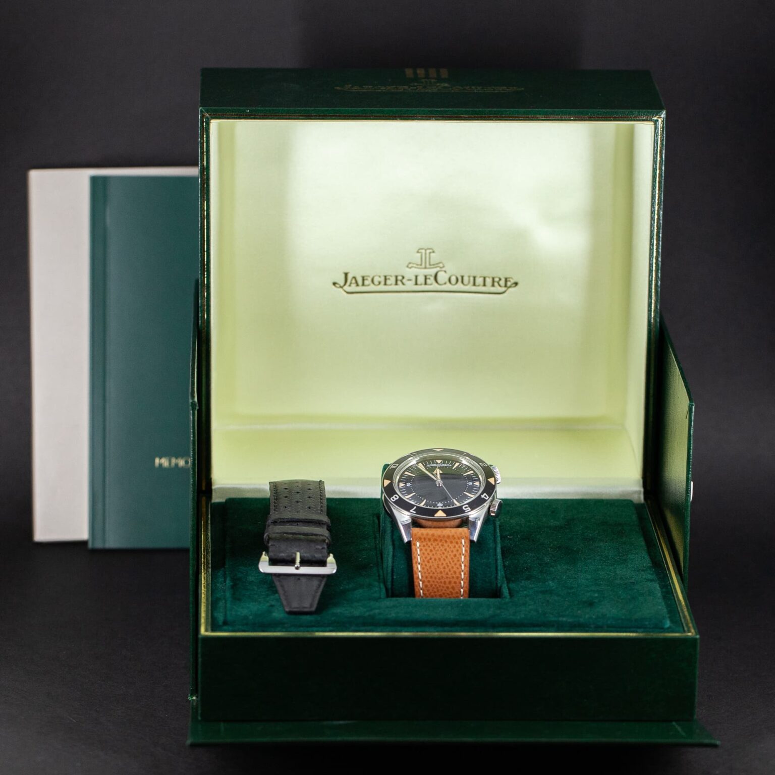 Jaeger-LeCoultre_Tribute_to_Deep_Sea_Alarm-1.jpg