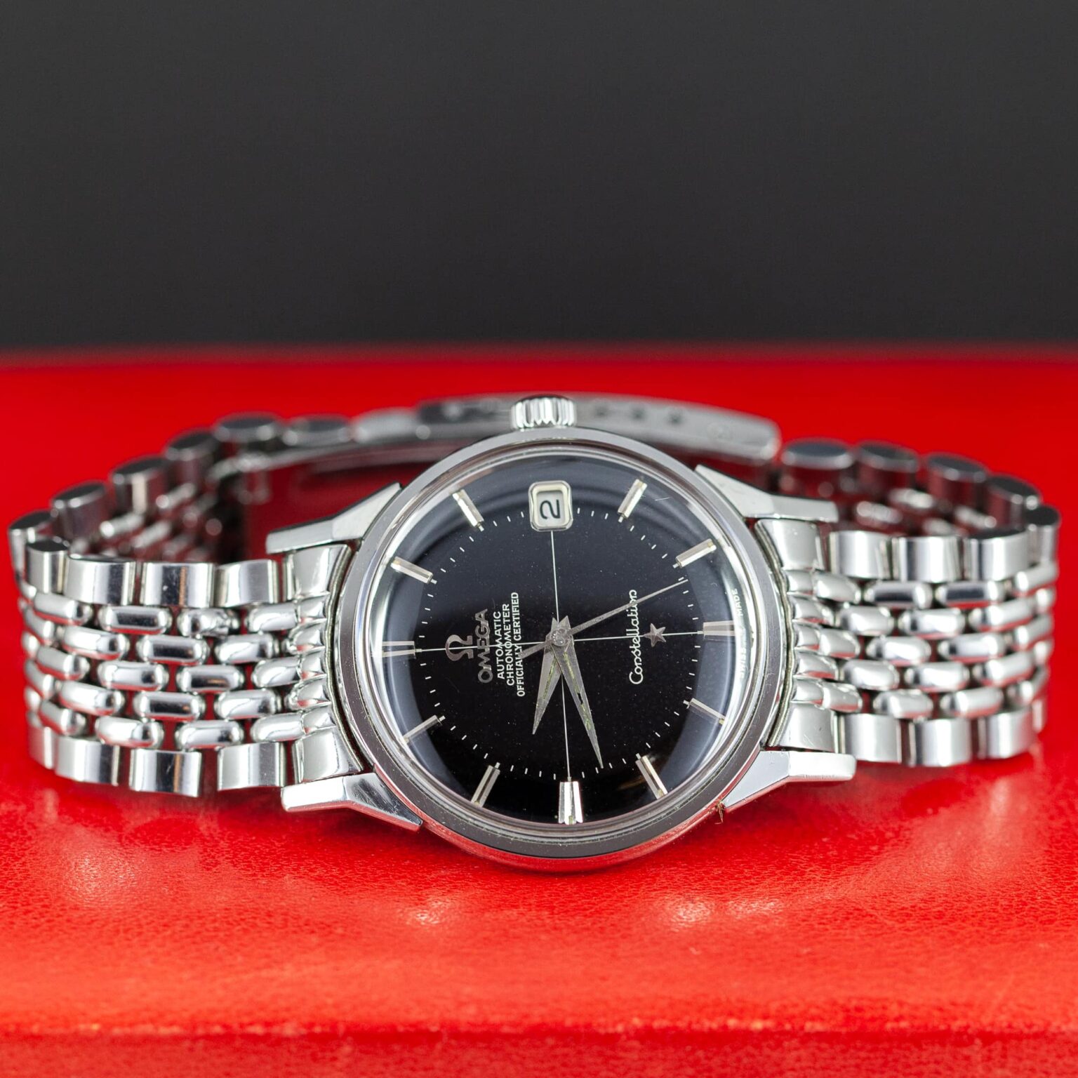 Omega_Constellation_Pie-Pan_musta-4.jpg