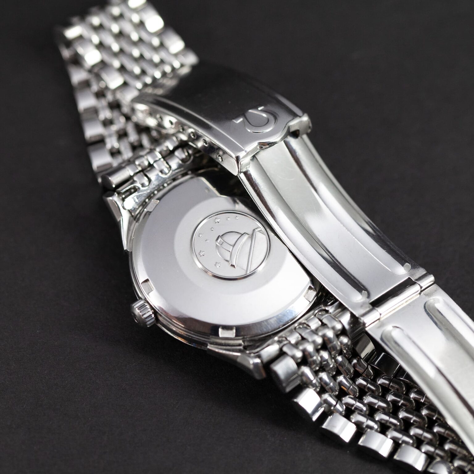 Omega_Constellation_Pie-Pan_musta-6.jpg