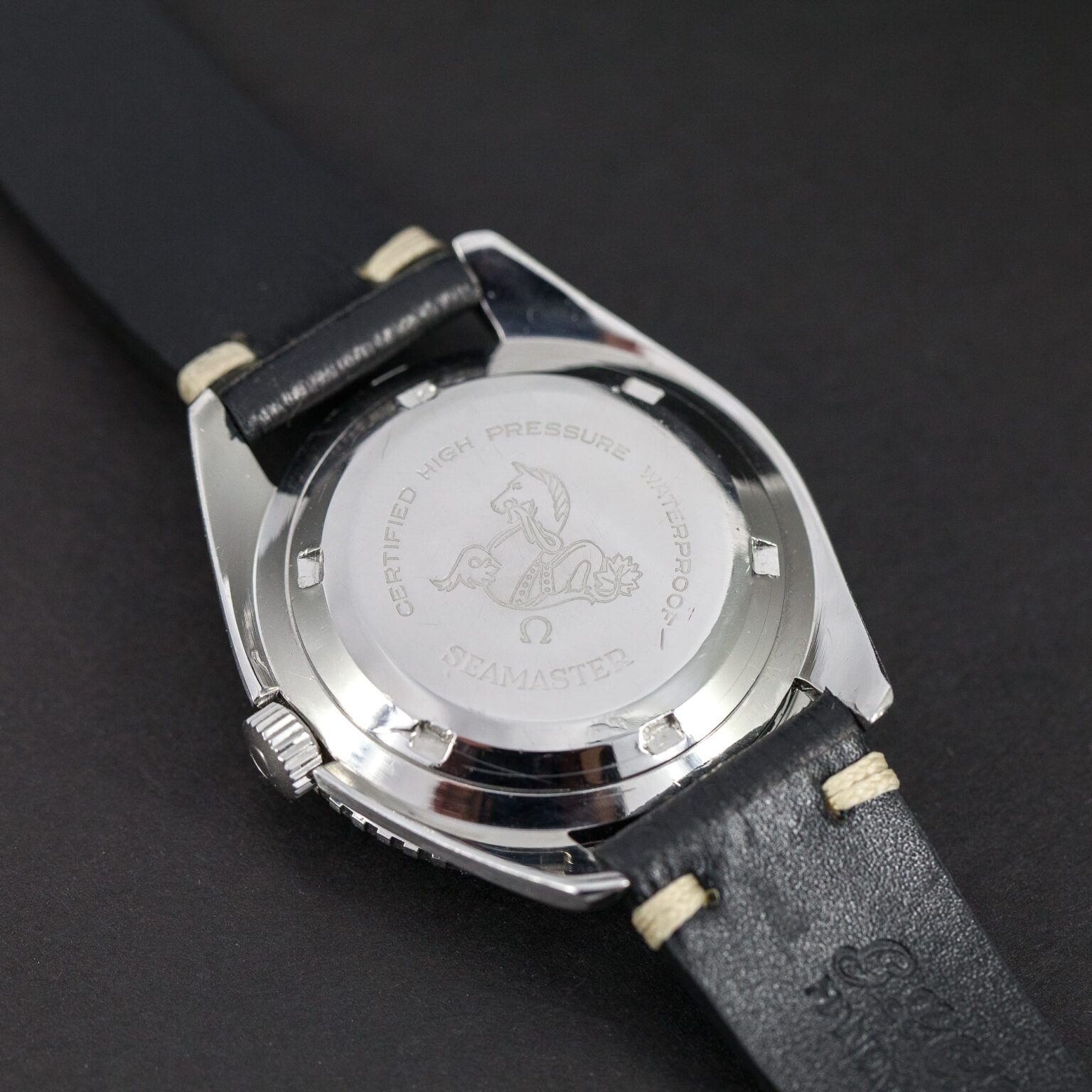 Omega_Seamaster_300_Big_Triangle-1.jpg