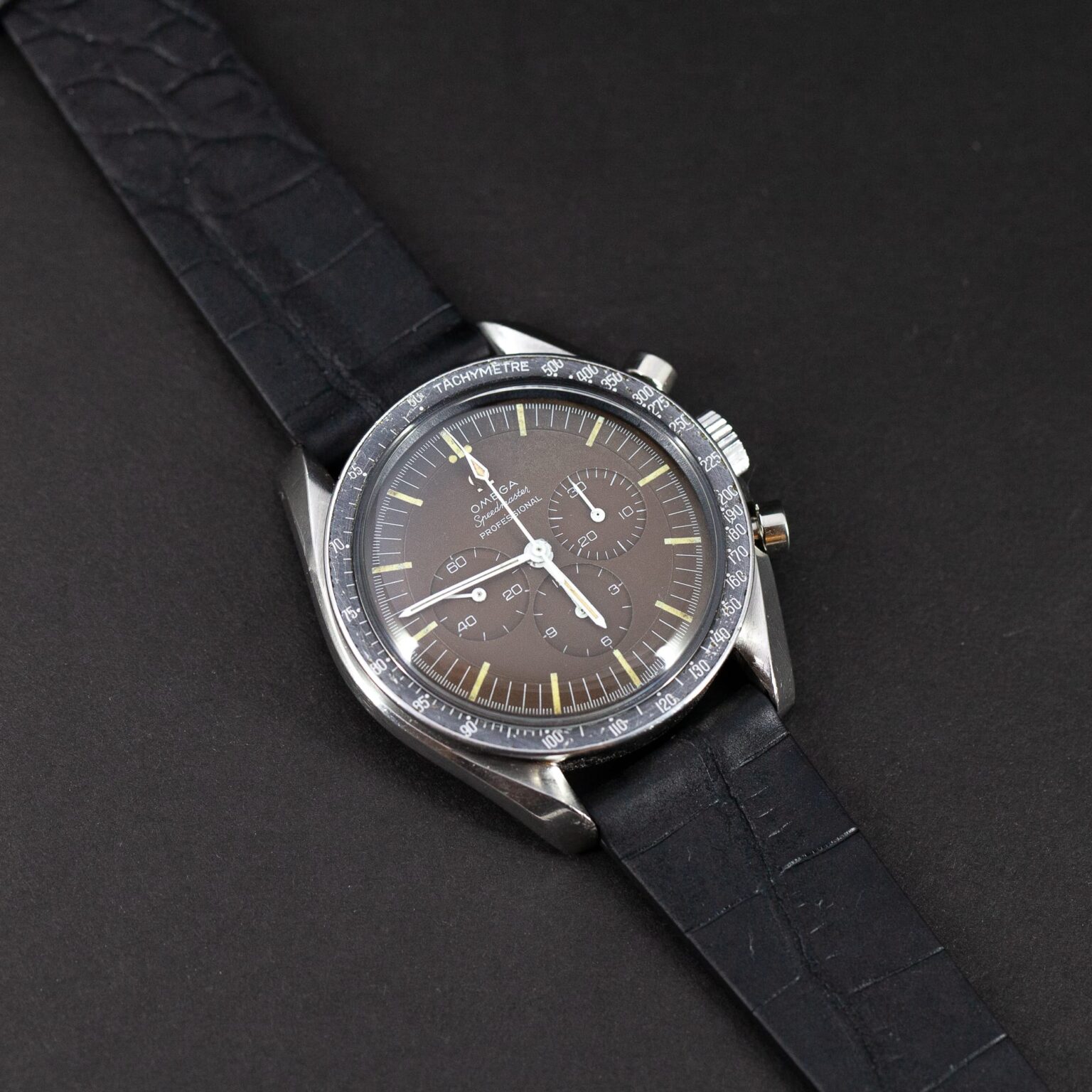 Omega_Speedmaster_105.012-65-1.jpg