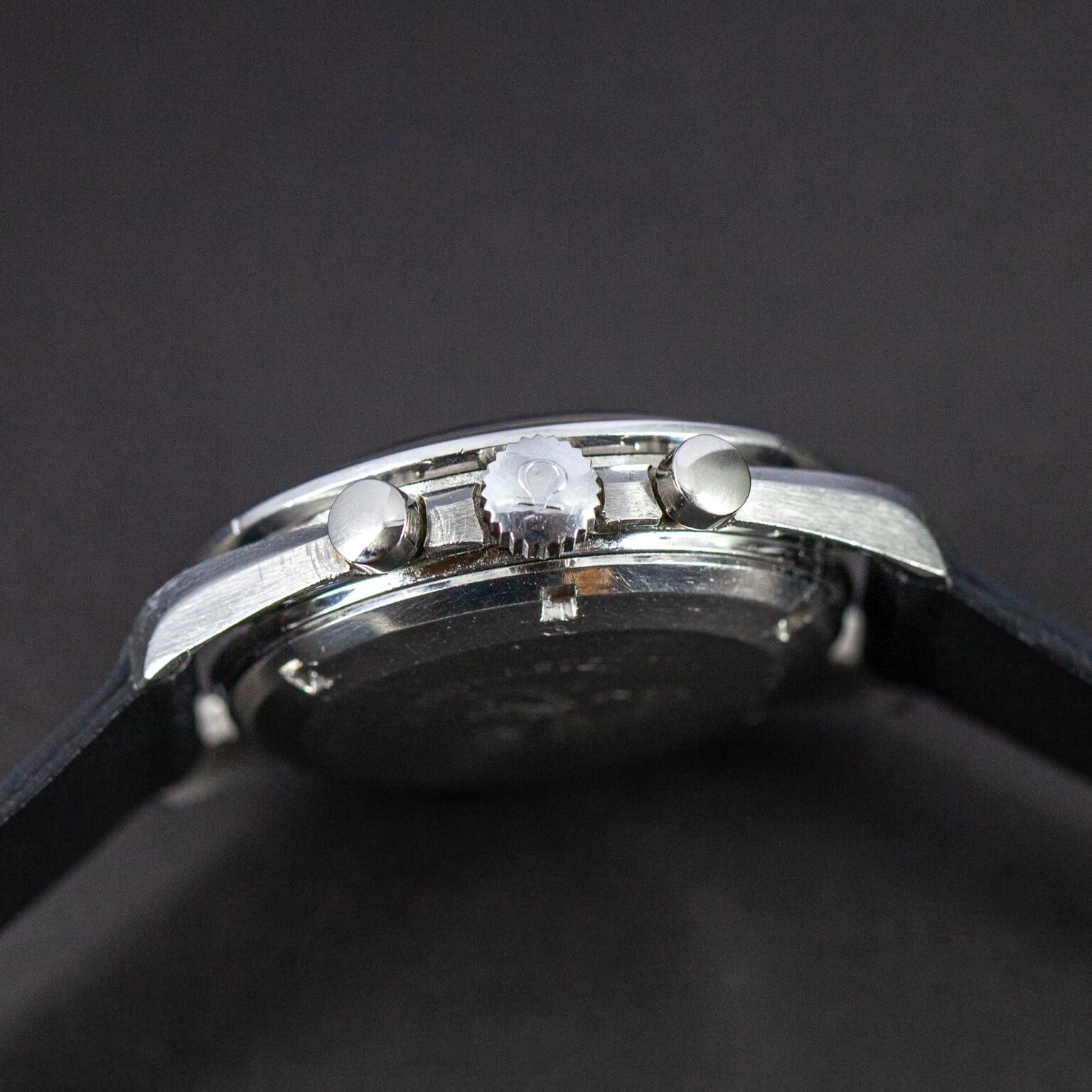 Omega_Speedmaster_105.012-65-5.jpg