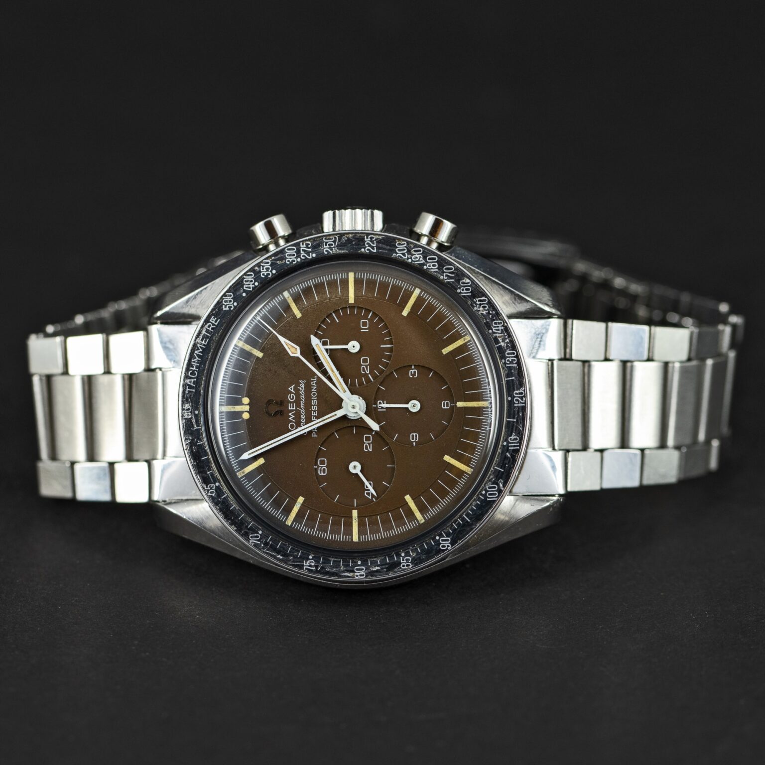 Omega_Speedmaster_65_ruskea-7.jpg