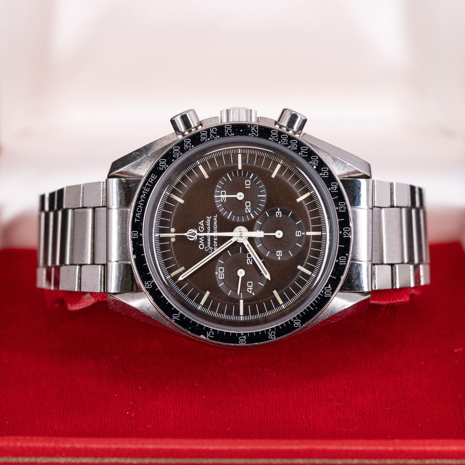 Omega_Speedmaster_Pro_145.022-69-3.jpg