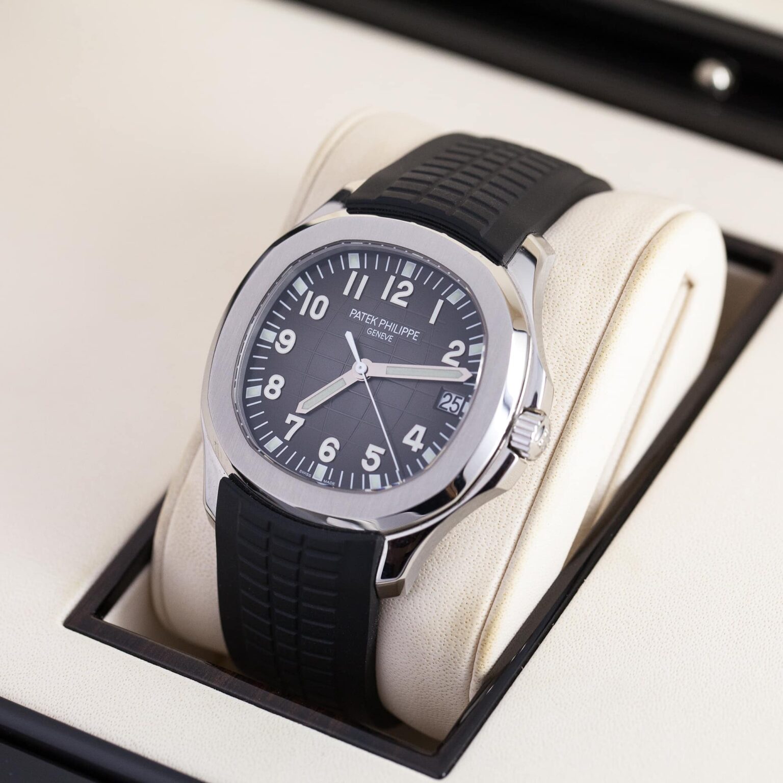 Patek_Philippe_5167A-11.jpg