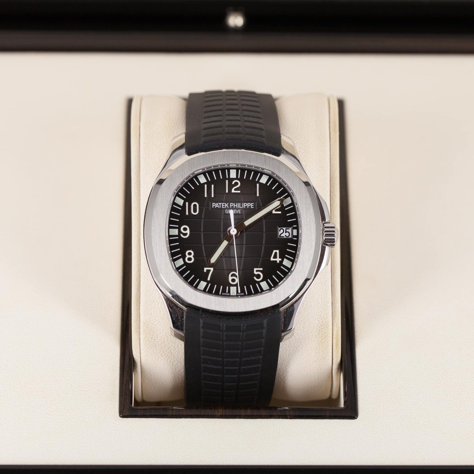 Patek_Philippe_5167A-2.jpg