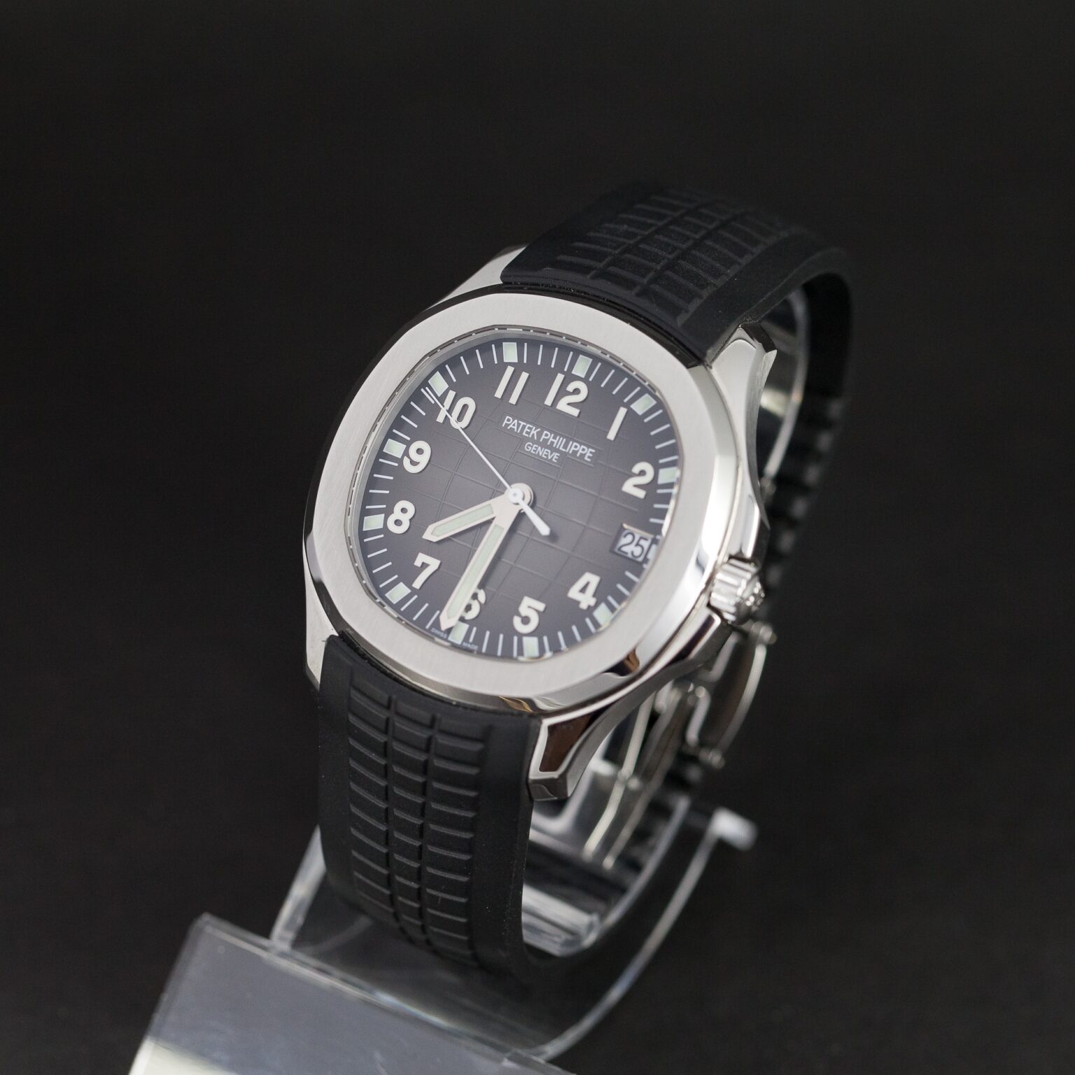 Patek_Philippe_5167A-5.jpg