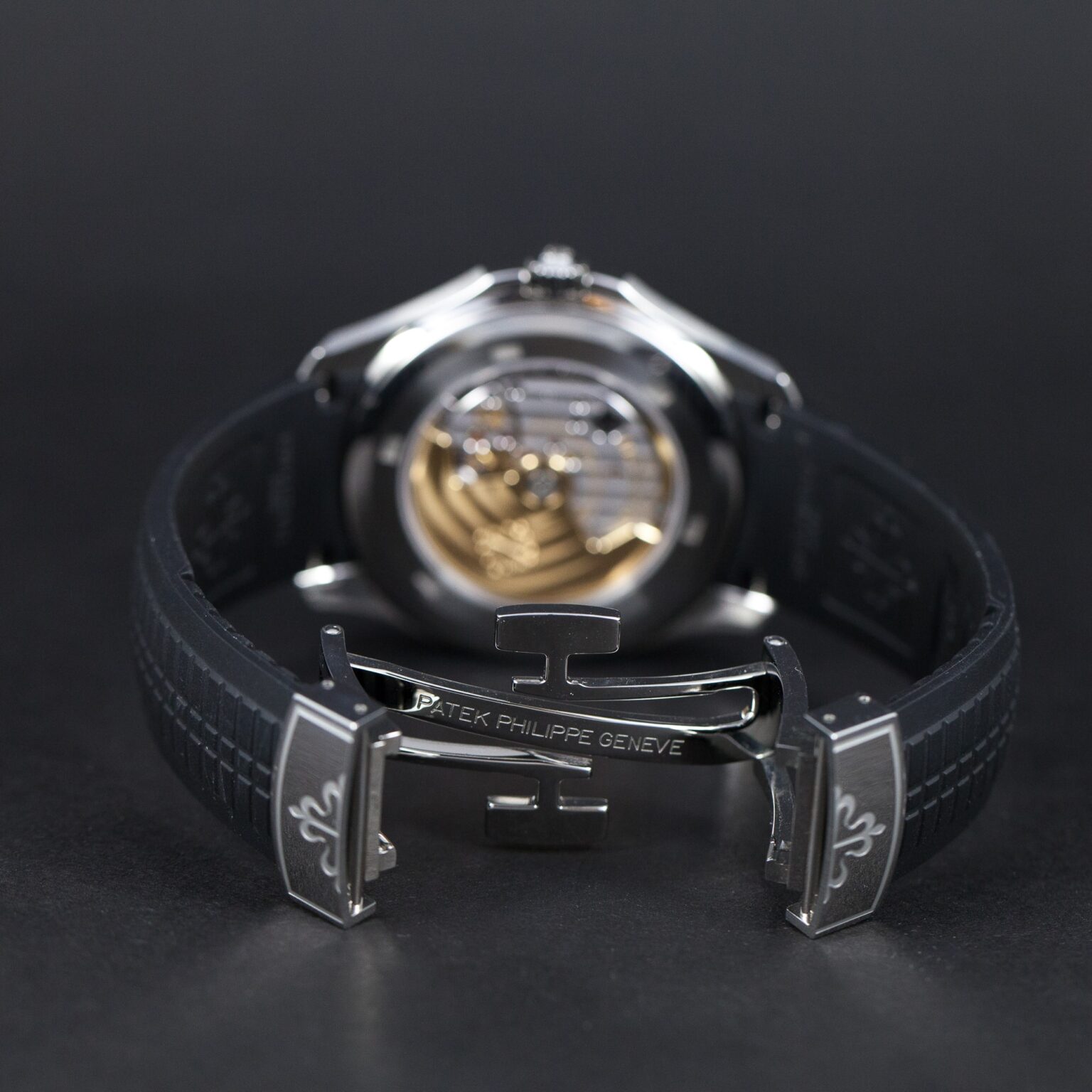 Patek_Philippe_5167A-8.jpg