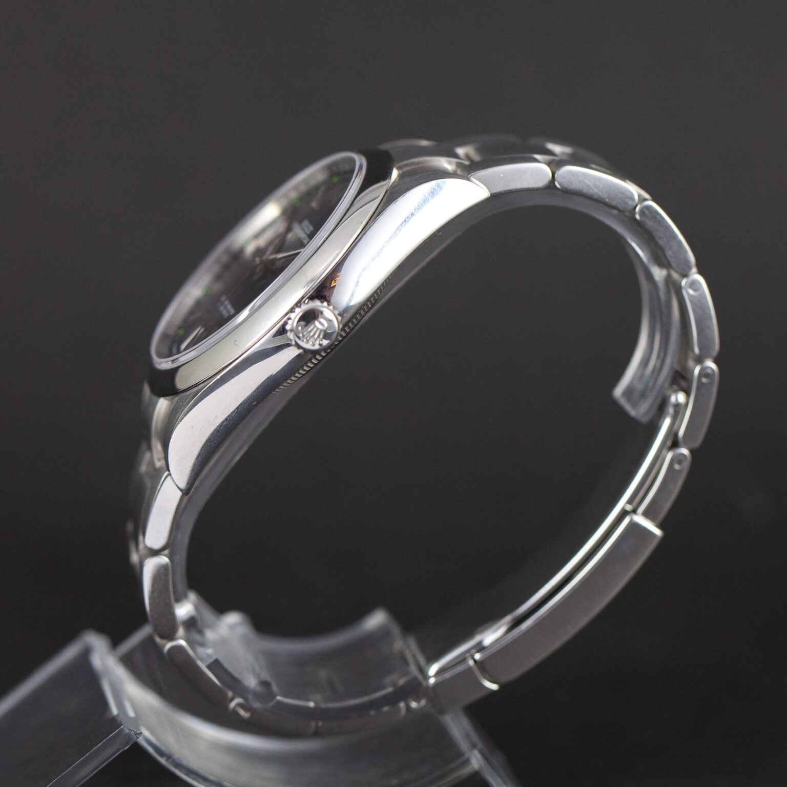 Rolex_Oyster_Perpetual_114300-3.jpg