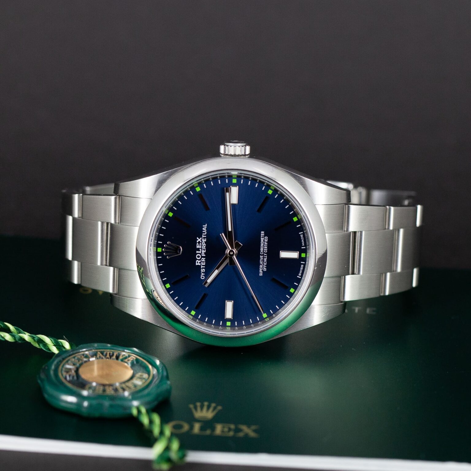Rolex_Oyster_Perpetual_114300-7.jpg