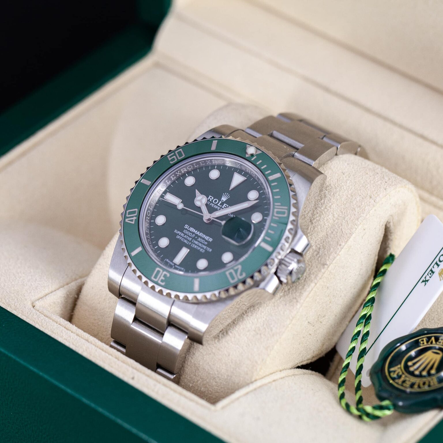 Rolex_Submariner_Hulk-1.jpg
