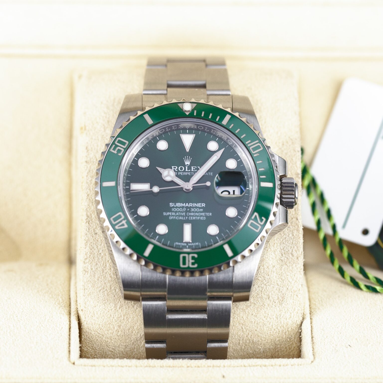 Rolex_Submariner_Hulk-2.jpg