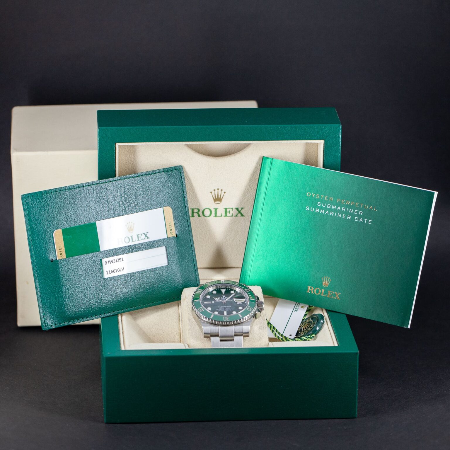 Rolex_Submariner_Hulk-3.jpg