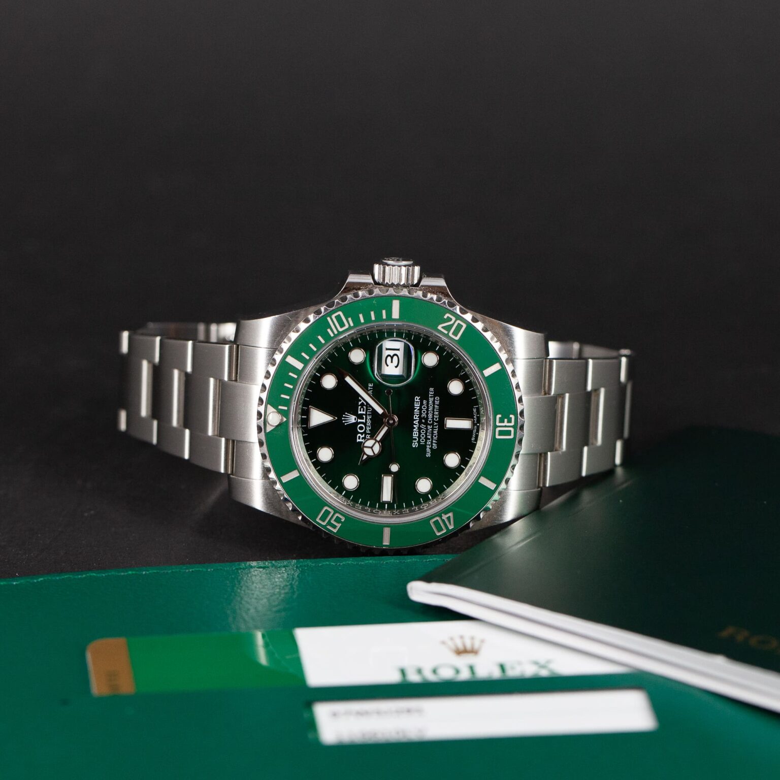 Rolex_Submariner_Hulk-4.jpg