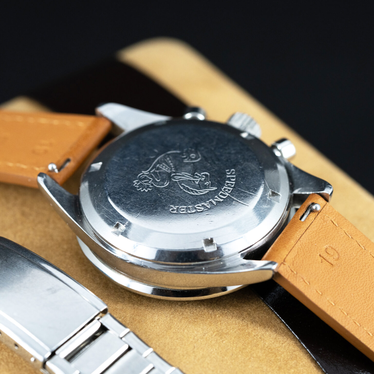 Speedmaster_105.003-64_caseback-1.jpg
