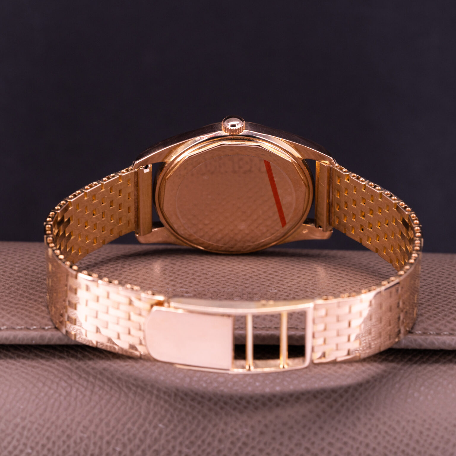 18k-Universal-Geneve-De-Luxe-6.jpg