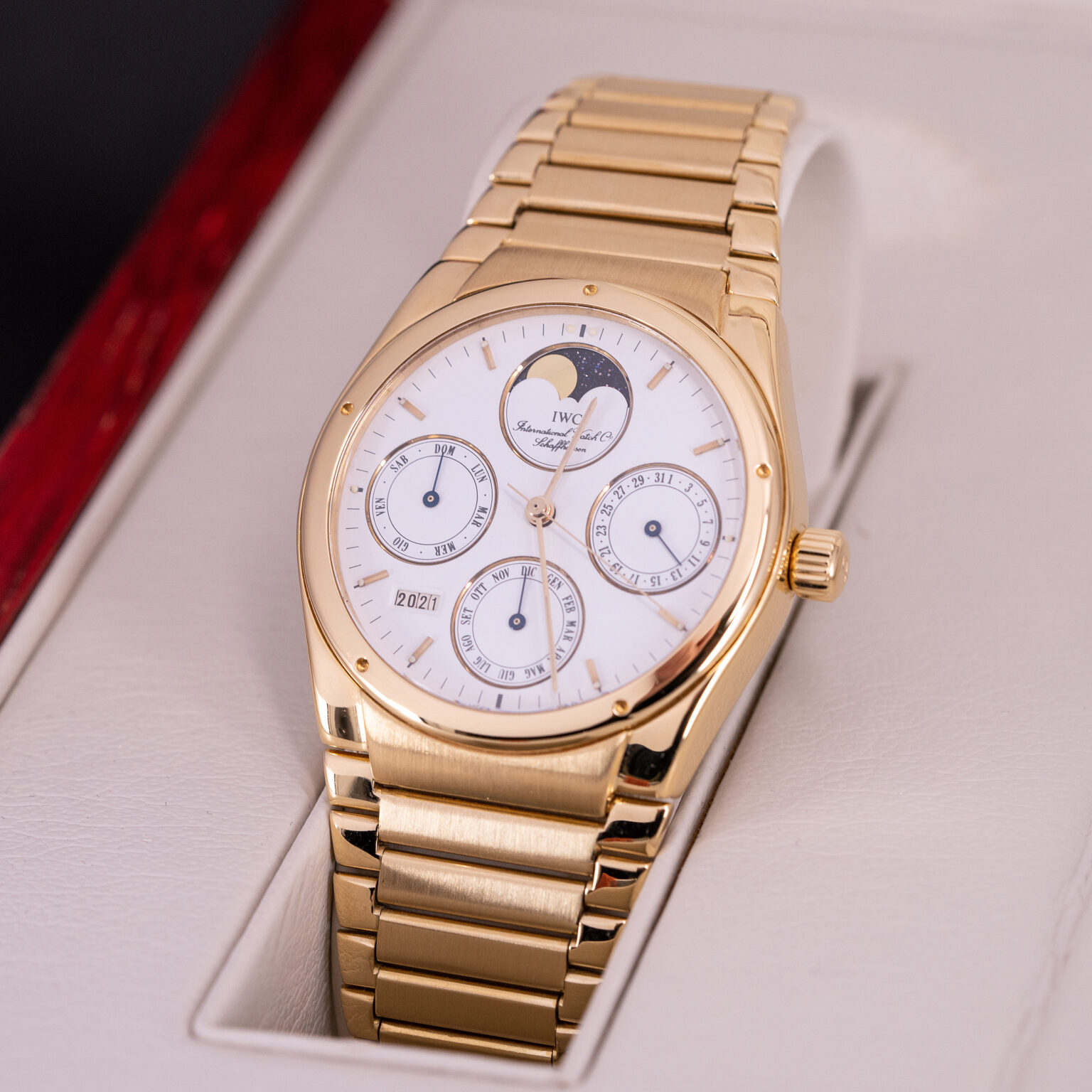 18k_IWC-Ingenieur_Perpetual_Moon_1991-2.jpg