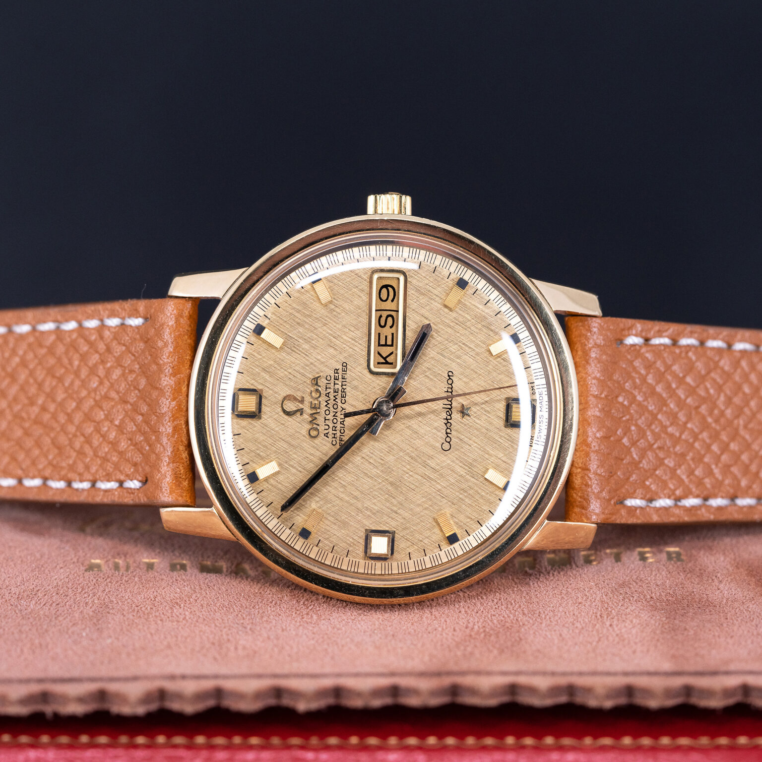 18k_Omega_Constellation_Day-Date_1969-5.jpg