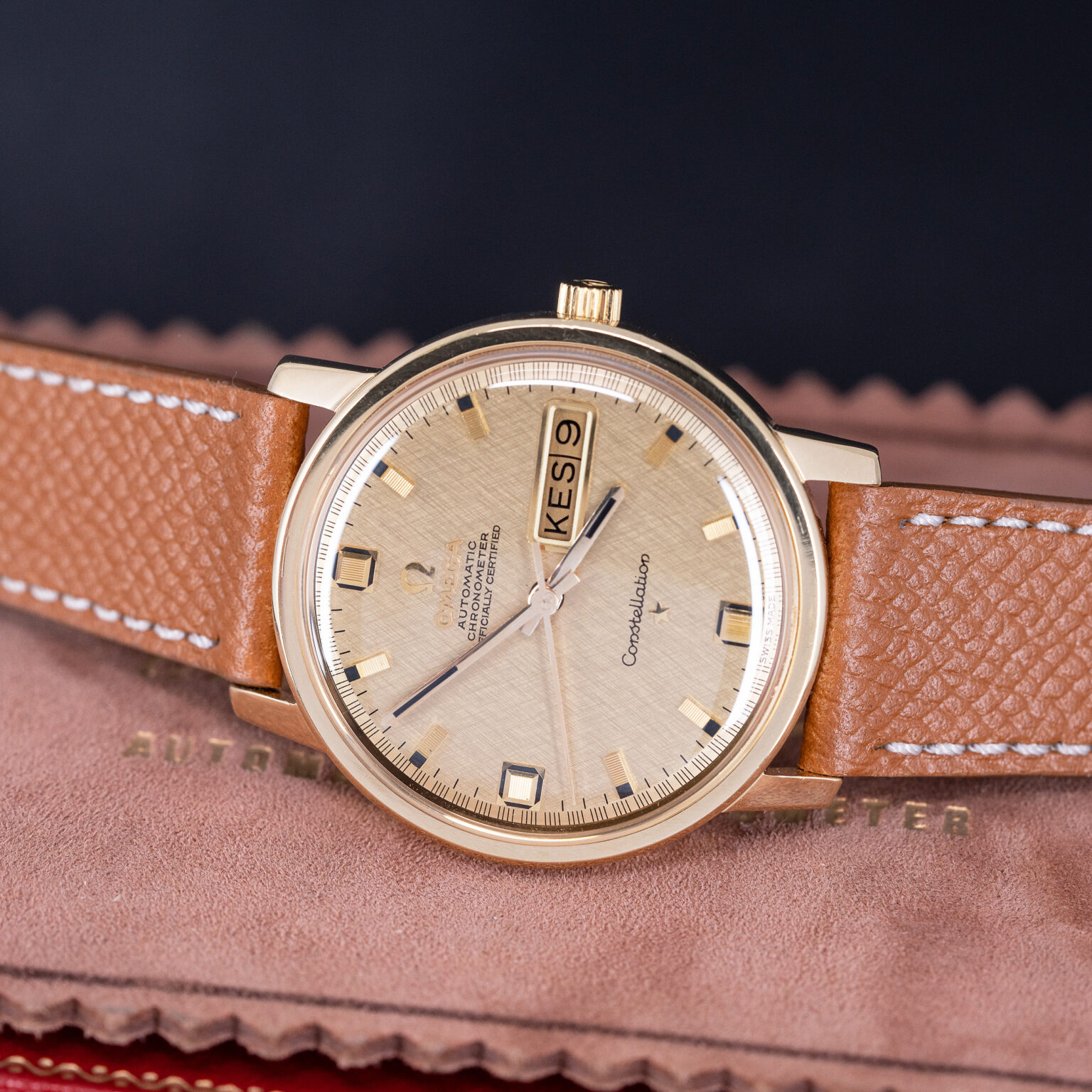 18k_Omega_Constellation_Day-Date_1969-6.jpg