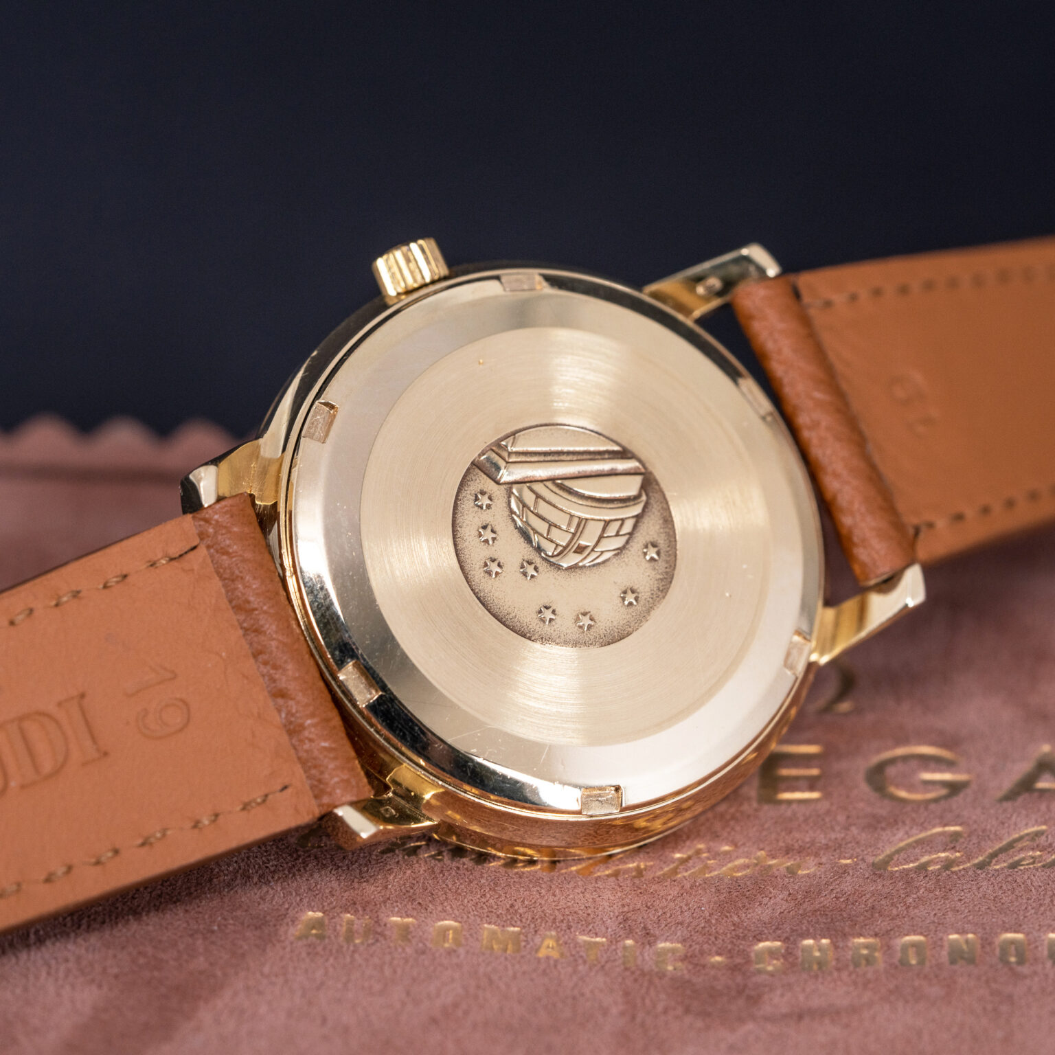 18k_Omega_Constellation_Day-Date_1969-8.jpg