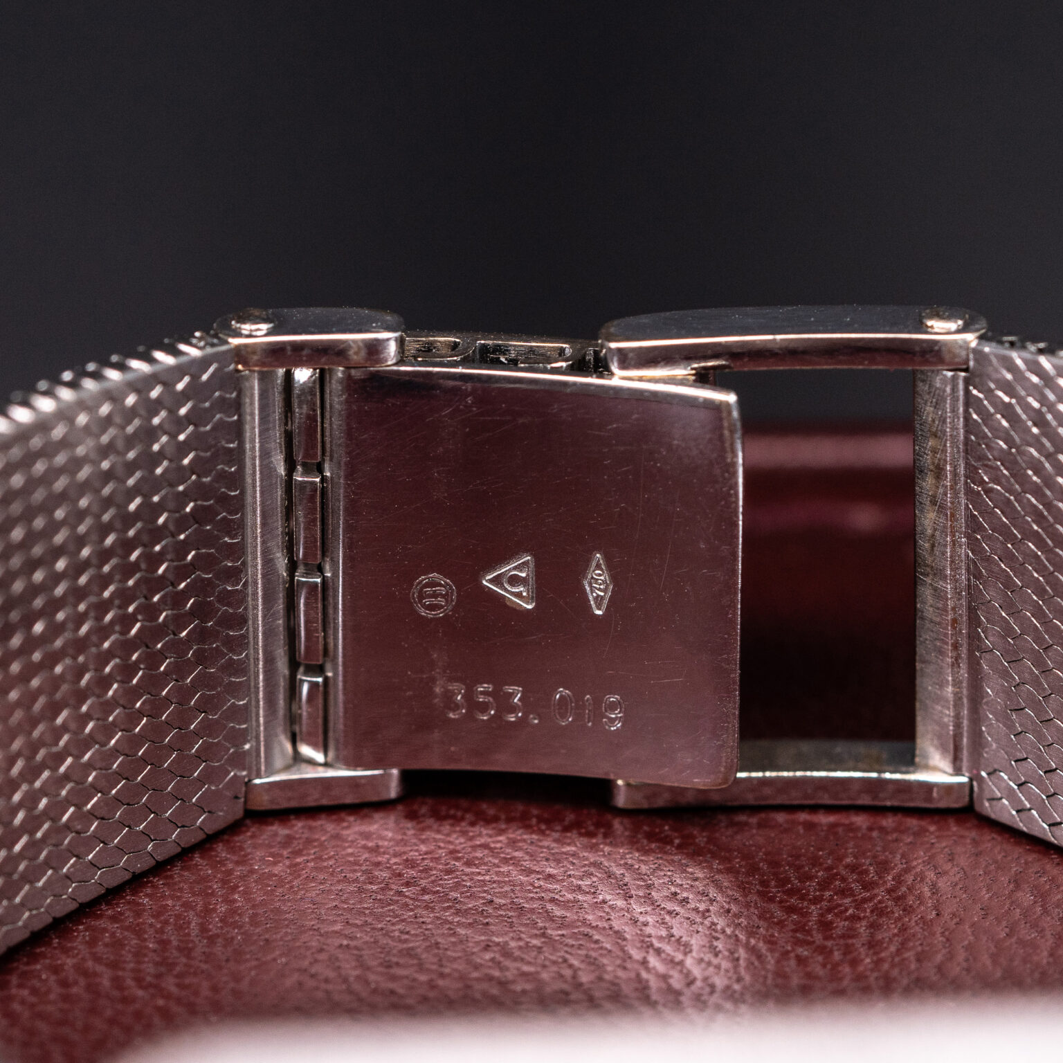 18k_Omega_Constellation_Emeraude-Grima_1973-7.jpg