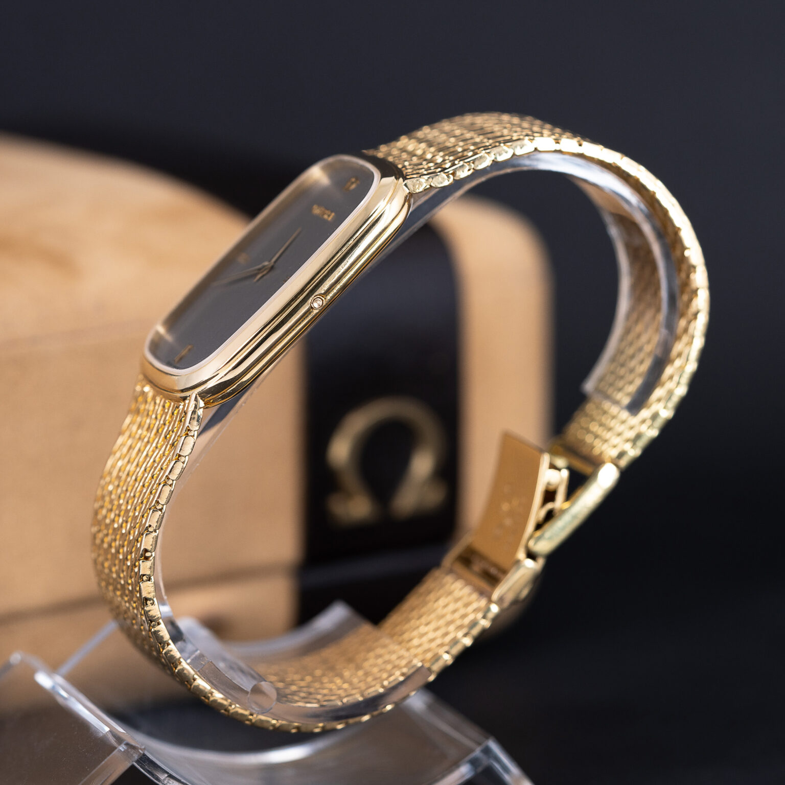 18k_Omega_De-Ville_1980-3.jpg