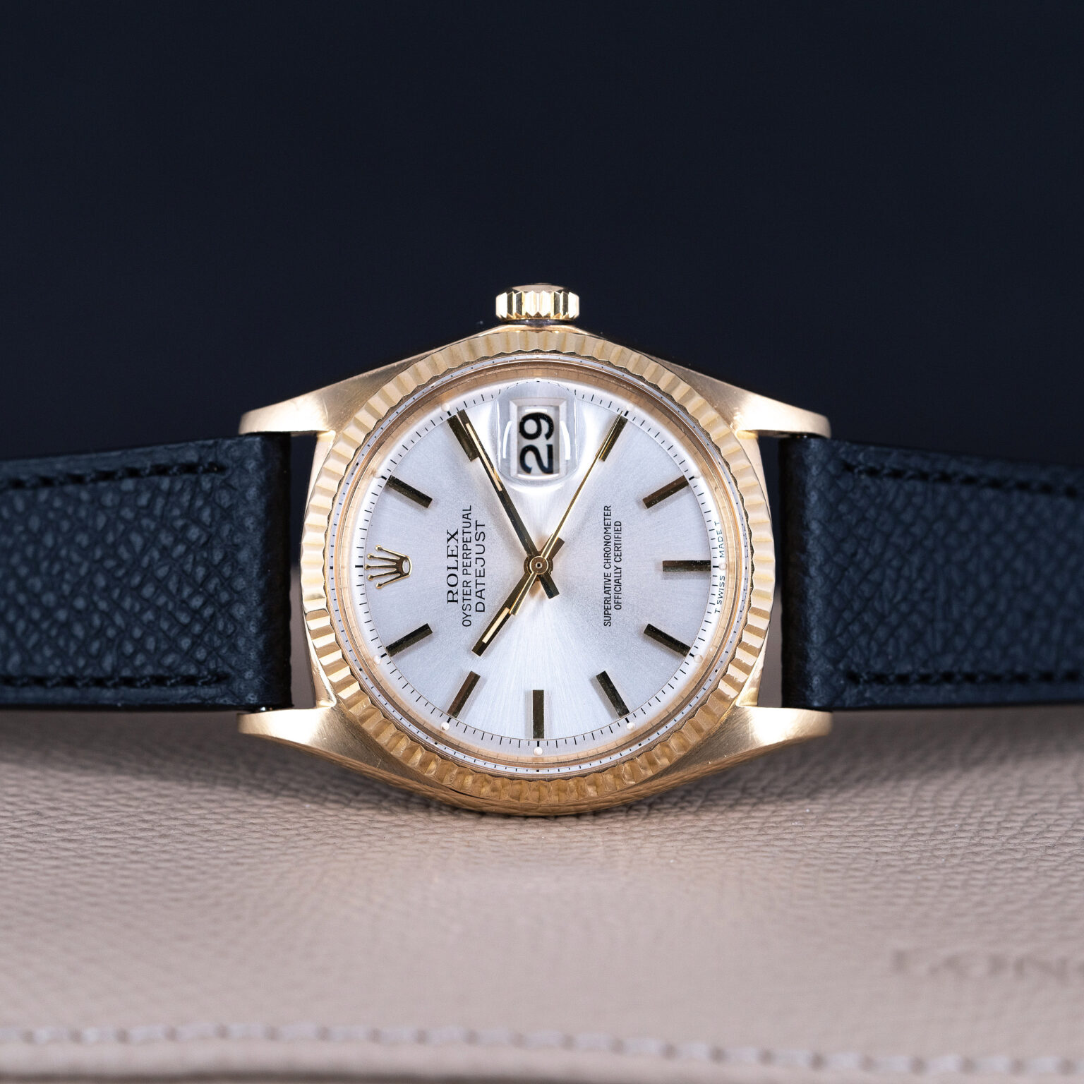 18k_Rolex_Datejust_1601_silver.jpg