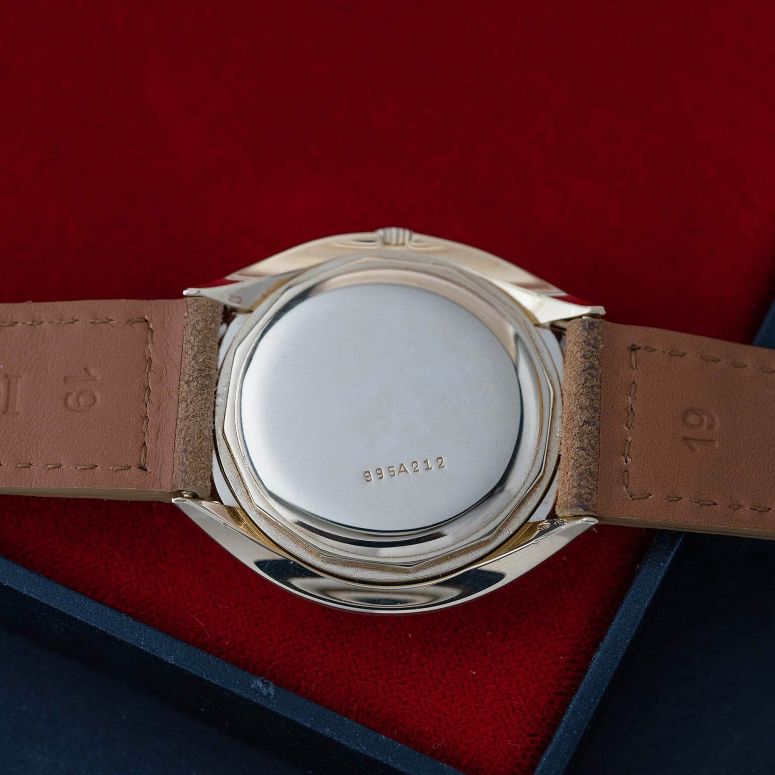 18k_Zenith_Captain_De-Luxe_La-Tortua-3.jpg