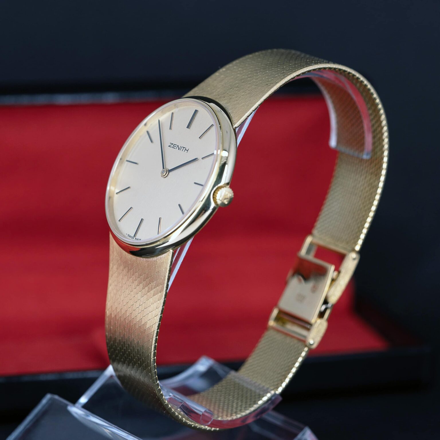 18k_Zenith_pukukello-2.jpg