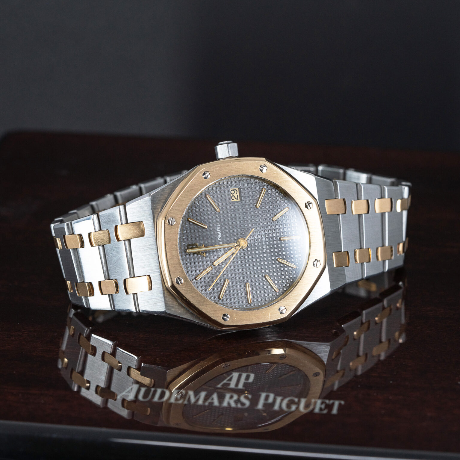Audemars-Piguet_Royal-Oak_14700SA-4.jpg