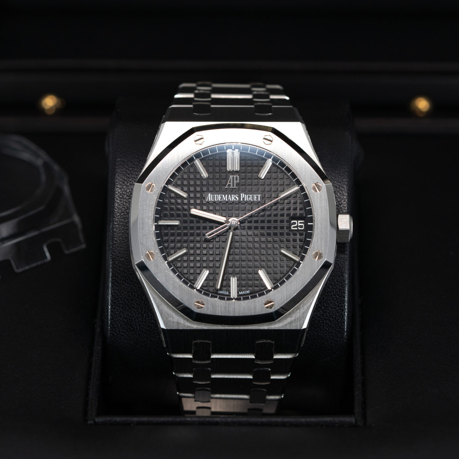 Audemars-Piguet_Royal-Oak_15500ST_2019-2.jpg