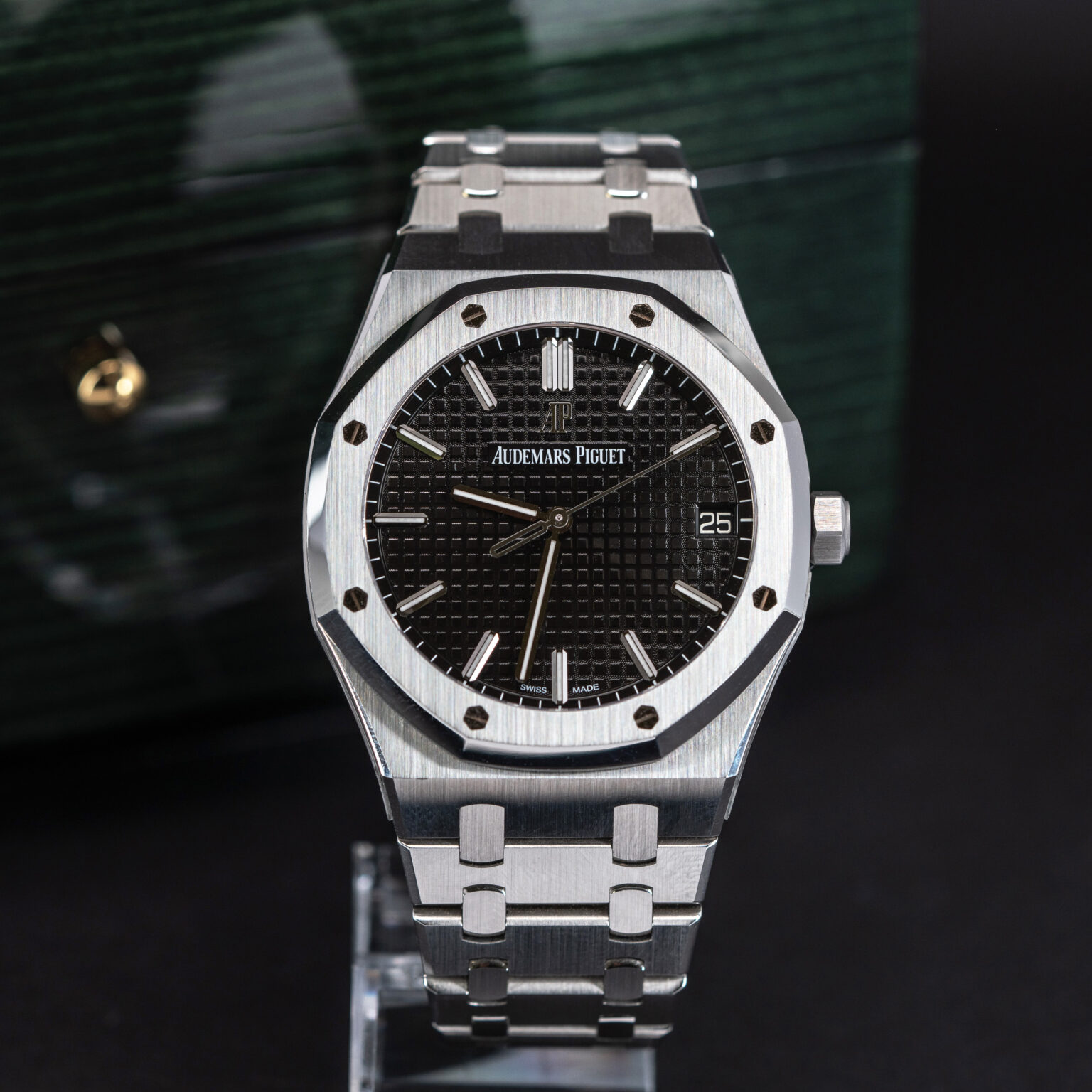 Audemars-Piguet_Royal-Oak_15500ST_2019-7.jpg