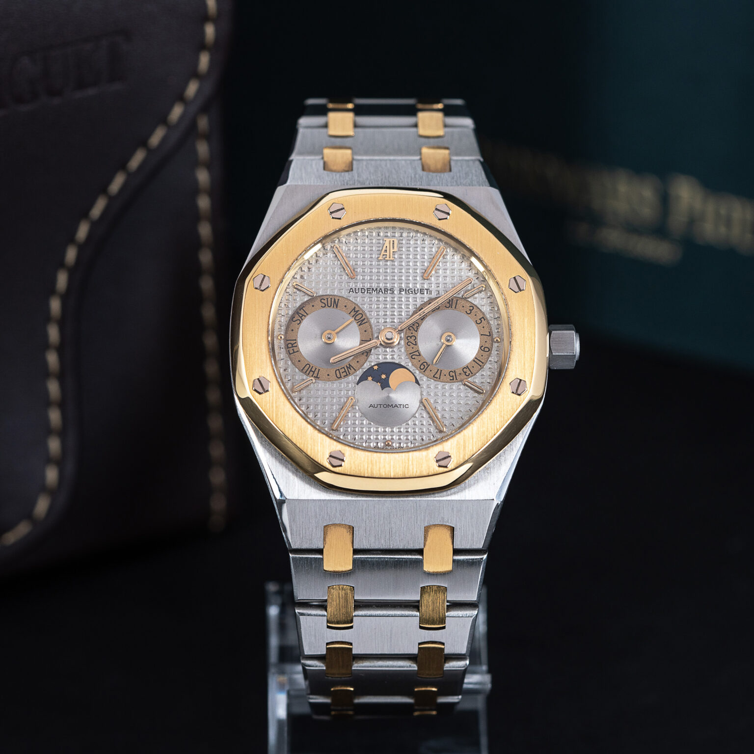 Audemars-Piguet_Royal-Oak_25572SA_1988-2.jpg