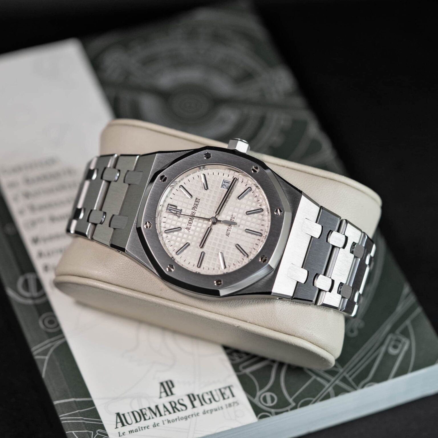 Audemars_Piguet_RO_15300ST-6.jpg