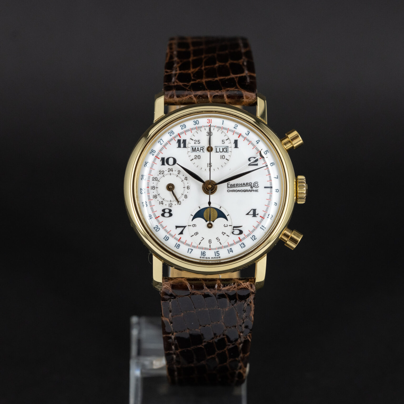 Eberhard_Co_18k_triple-date-4.jpg