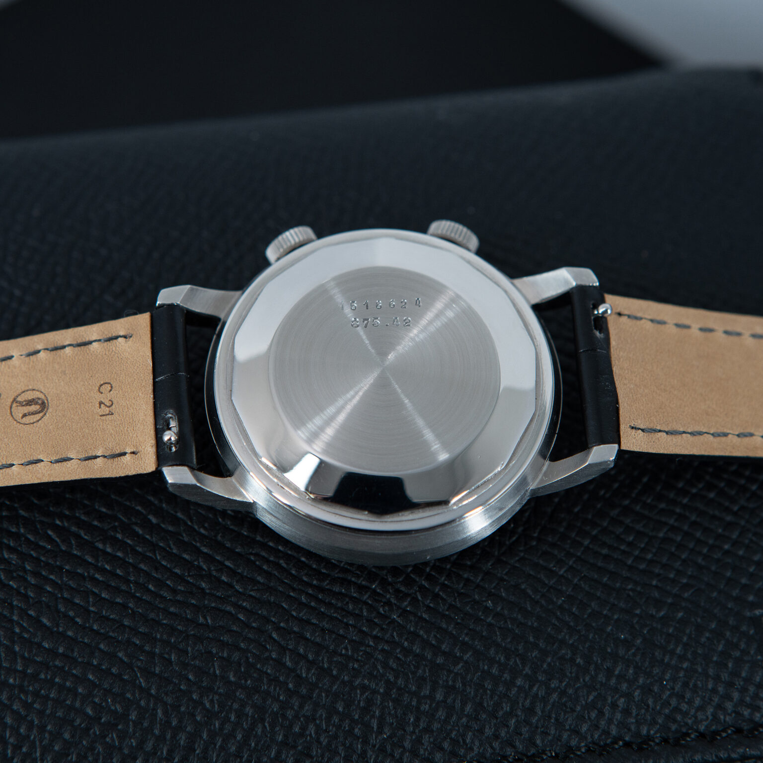 Jaeger-LeCoultre_Memovox_875_1972-6.jpg