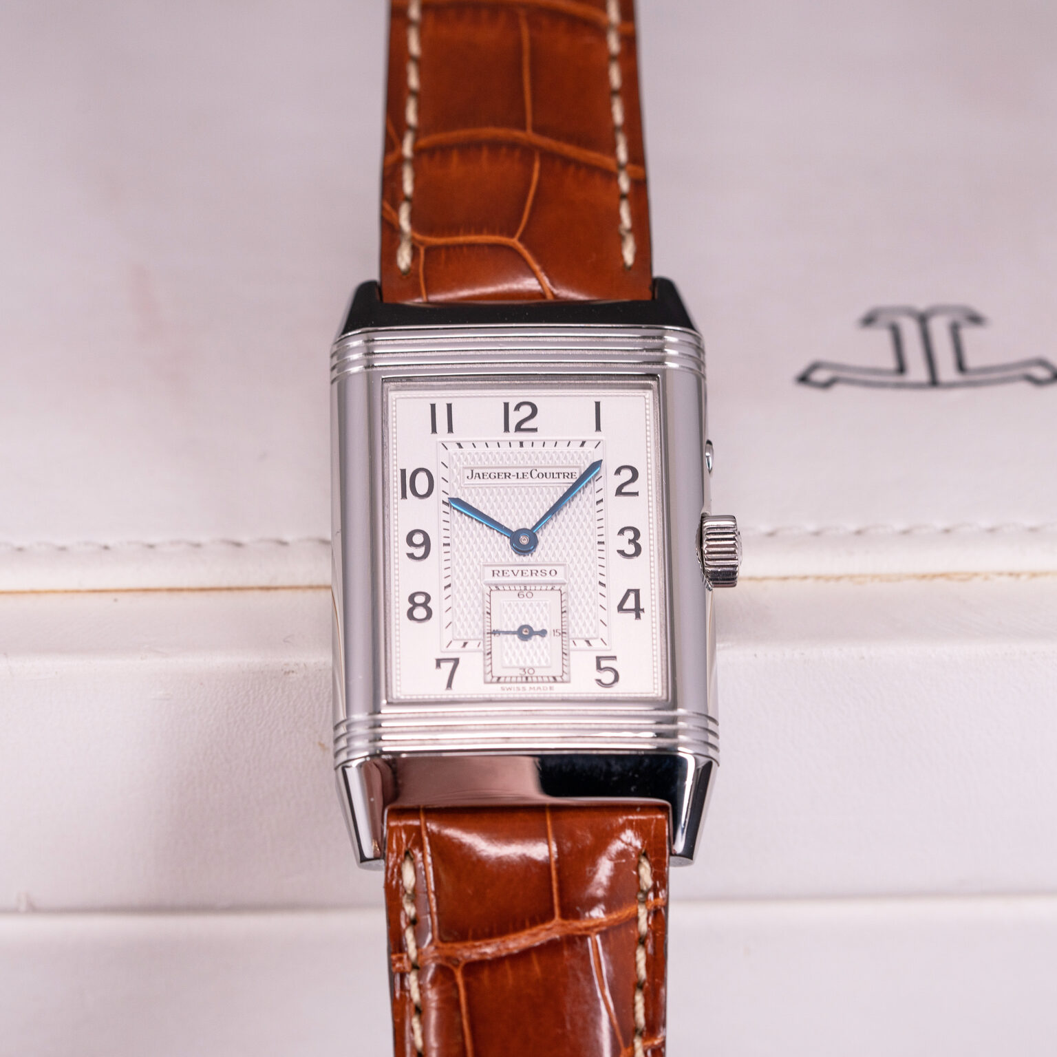 Jaeger_LeCoultre_Reverso_270.8.54-3.jpg