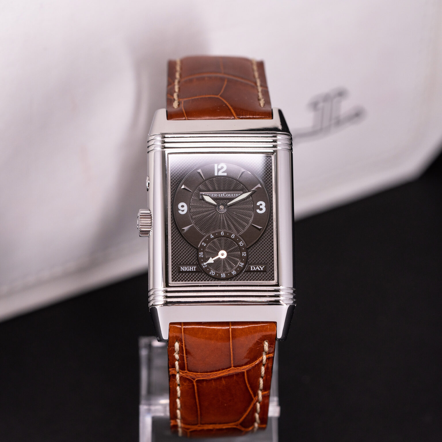 Jaeger_LeCoultre_Reverso_270.8.54-5.jpg