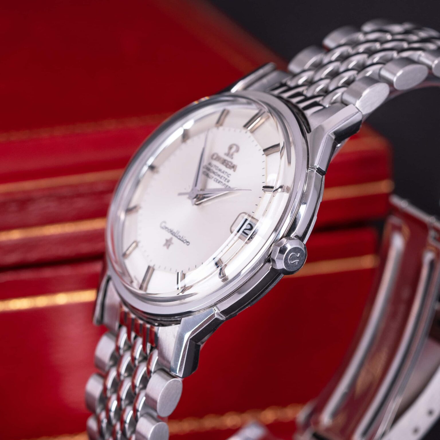 Omega-Constellation-Pie-Pan-1968-3.jpg