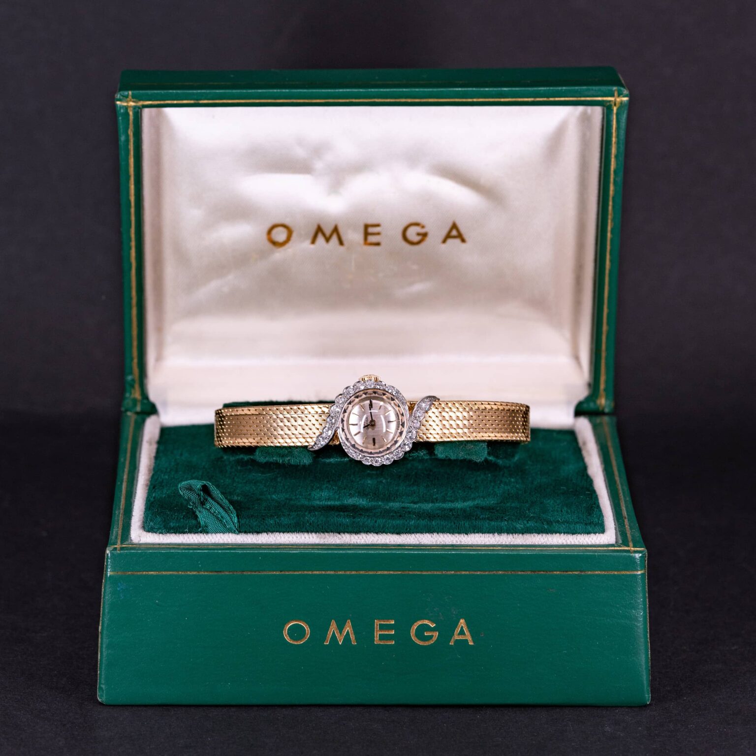 Omega-Diamond-Lady-7126-1962.jpg