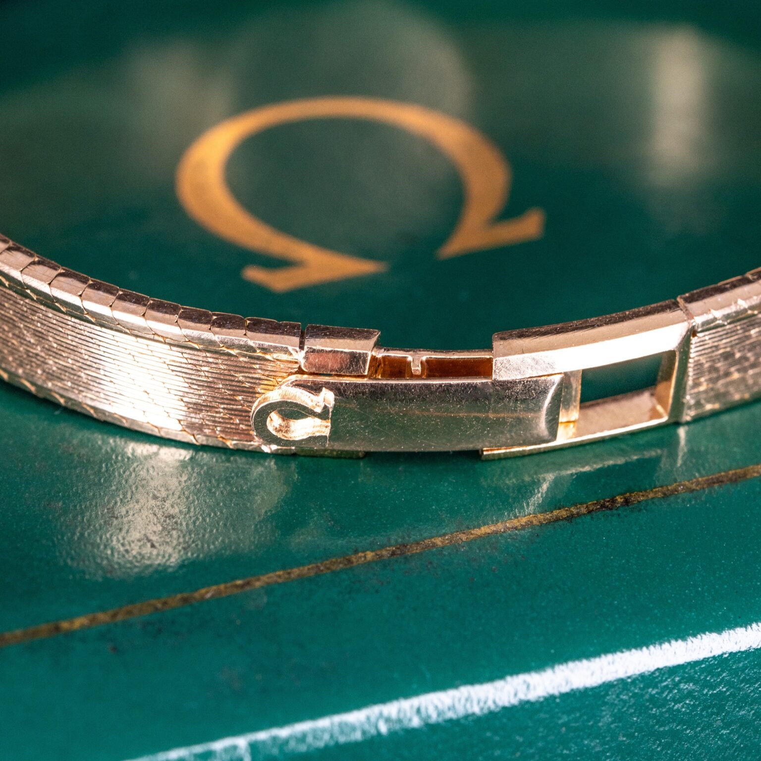 Omega-Diamond-Lady-7126-1962-7.jpg