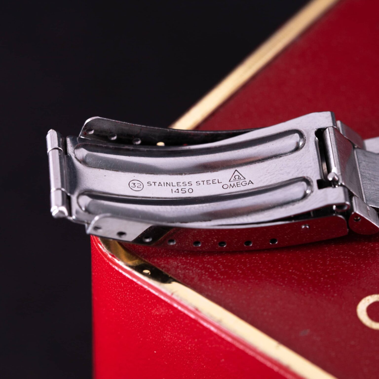 Omega-Speedmaster-Automatic-Holy-Grail-7-2.jpg