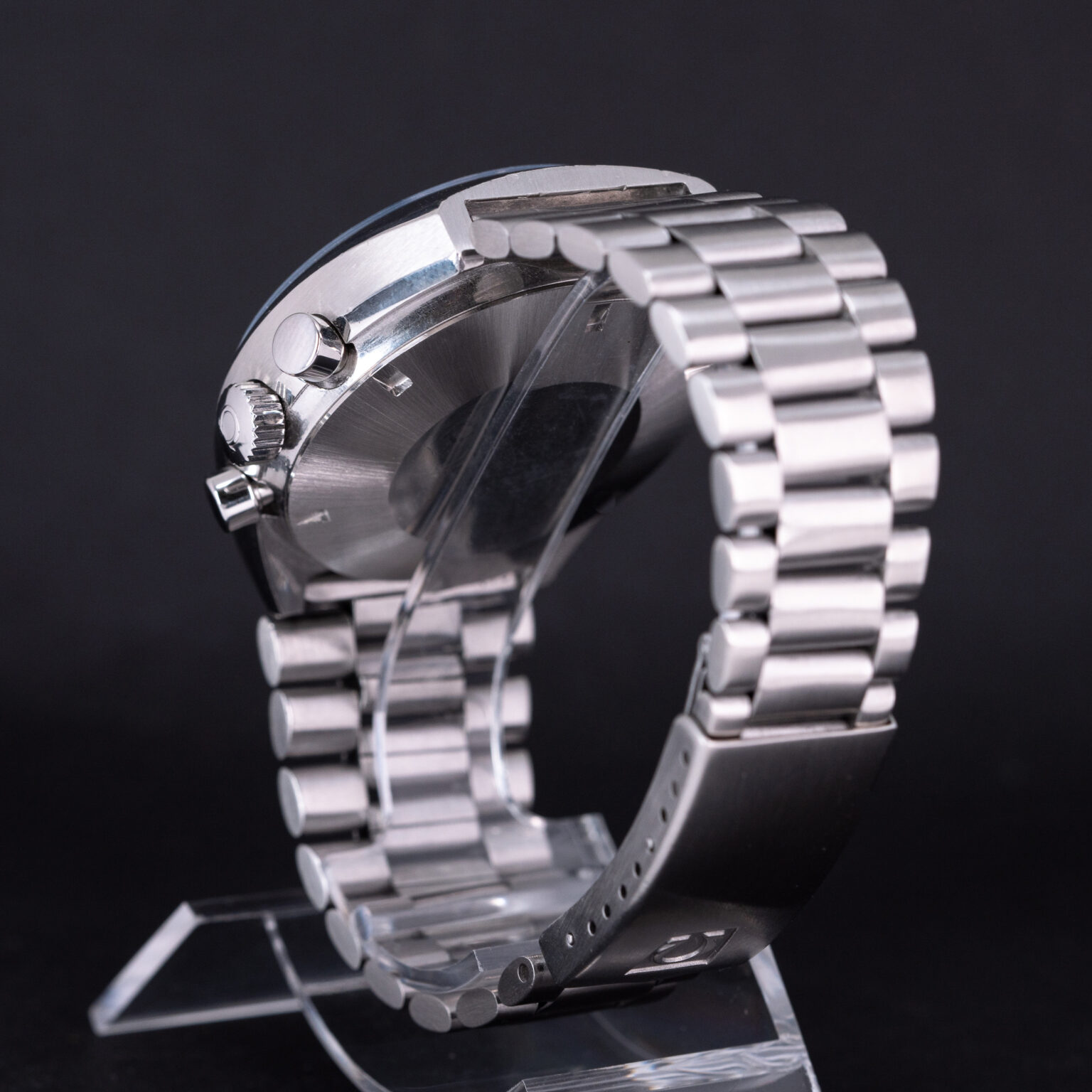 Omega-Speedmaster-MkII-Racing-4.jpg