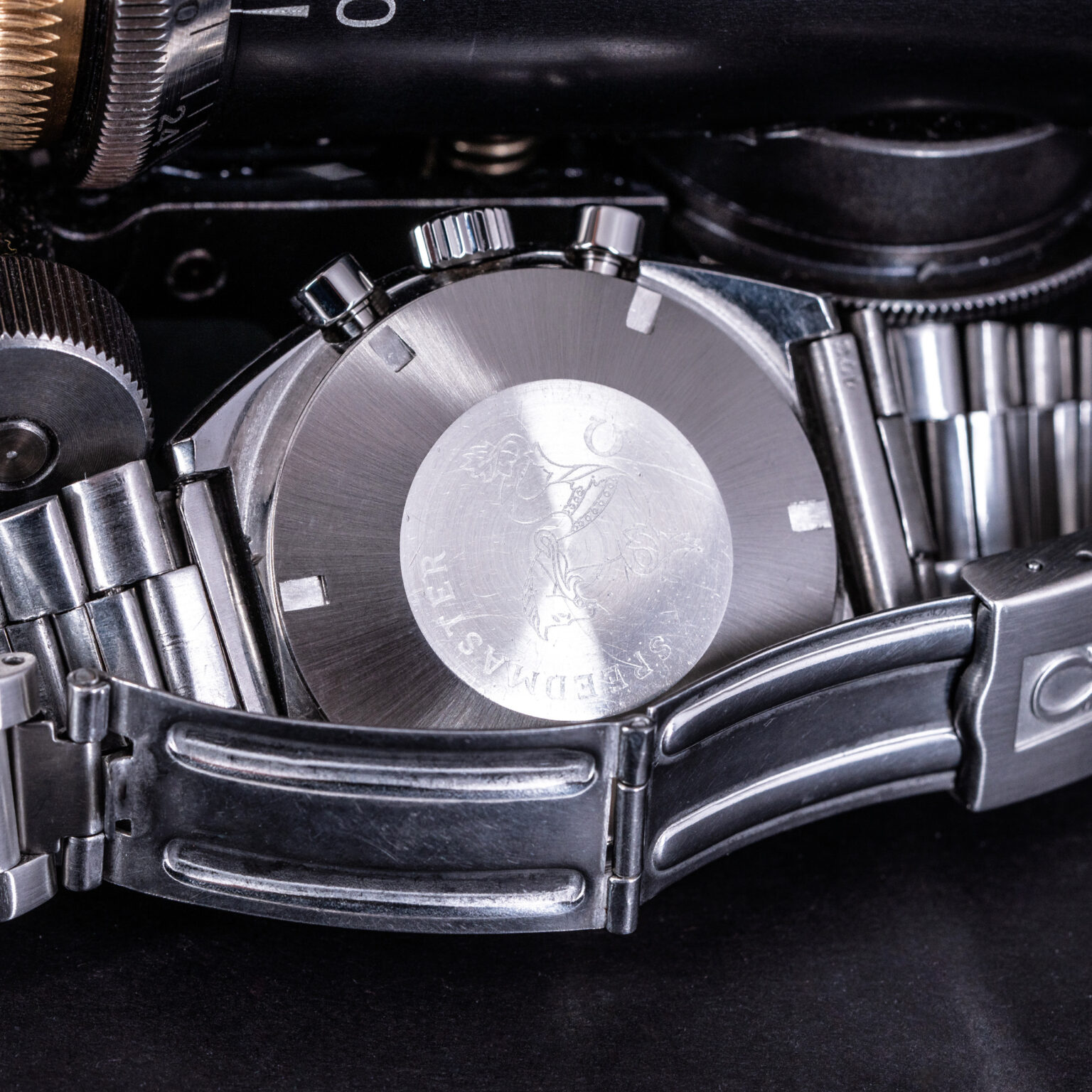 Omega-Speedmaster-MkII-Racing-7.jpg