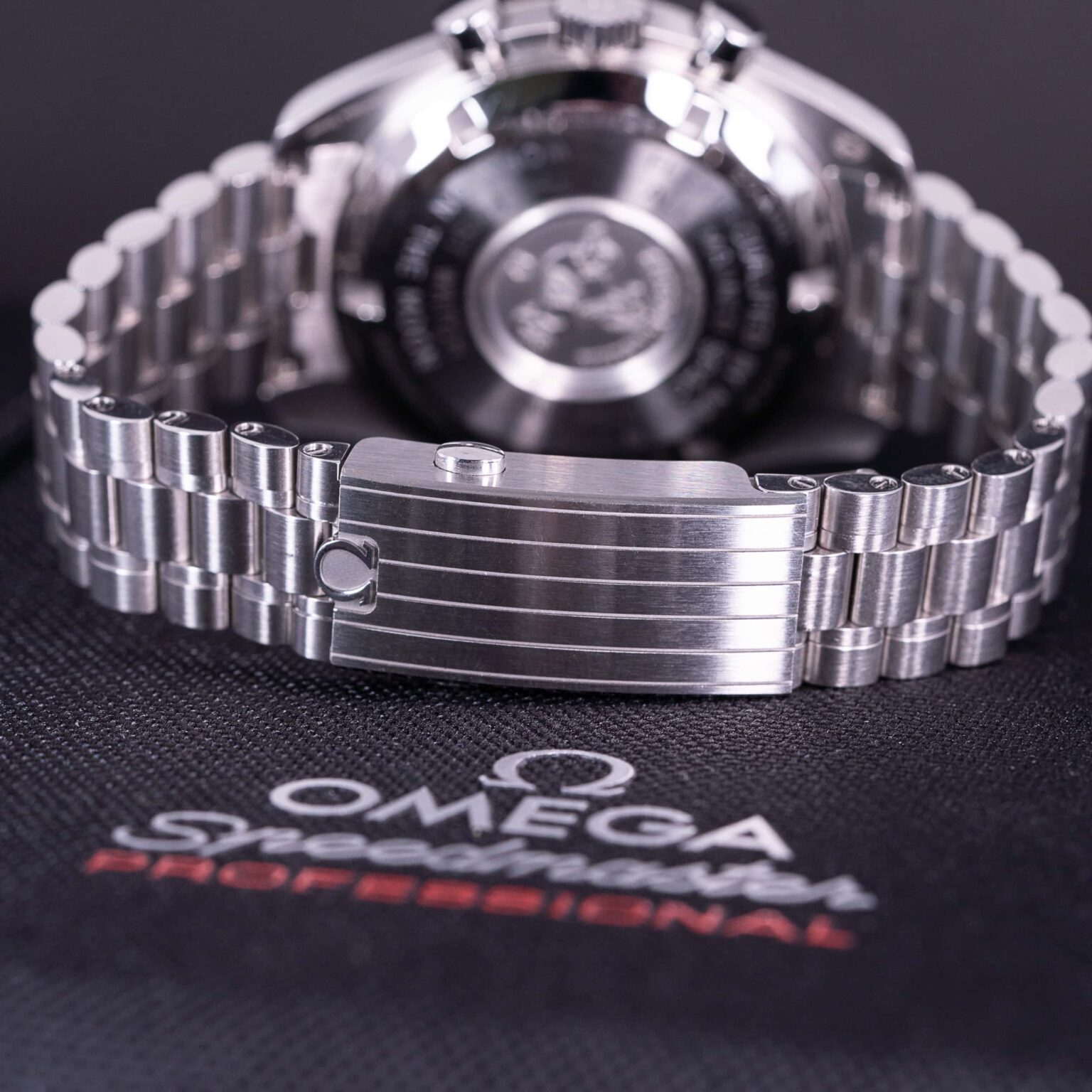 Omega-Speedmaster-Professional-2023-5.jpg