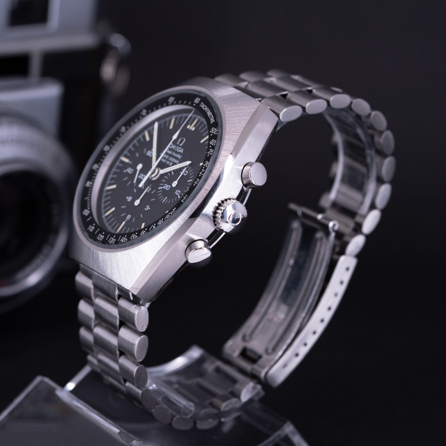 Omega-Speedmaster-Professional-MKII-2.jpg