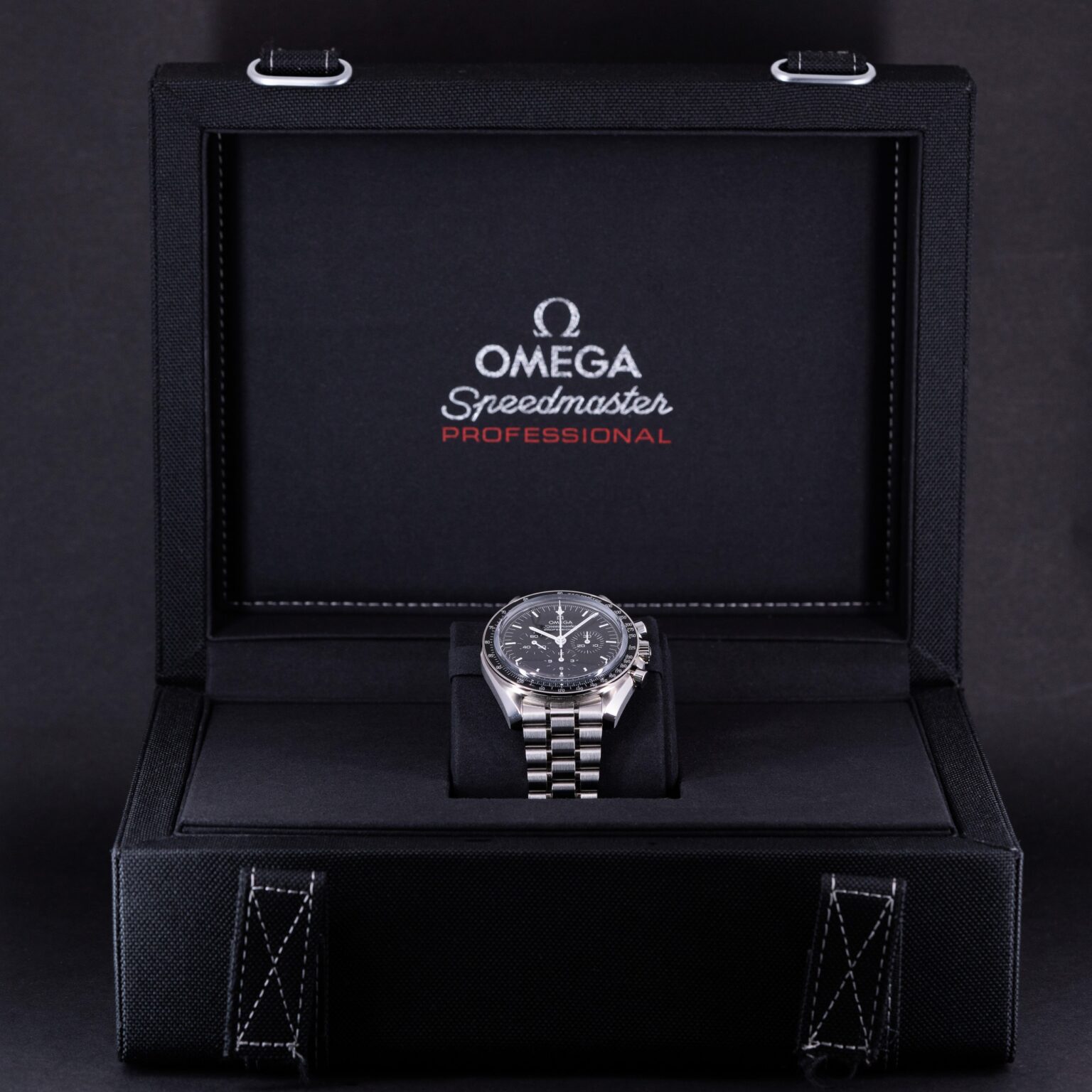 Omega-Speedmaster-Sapphire-back-2022.jpg