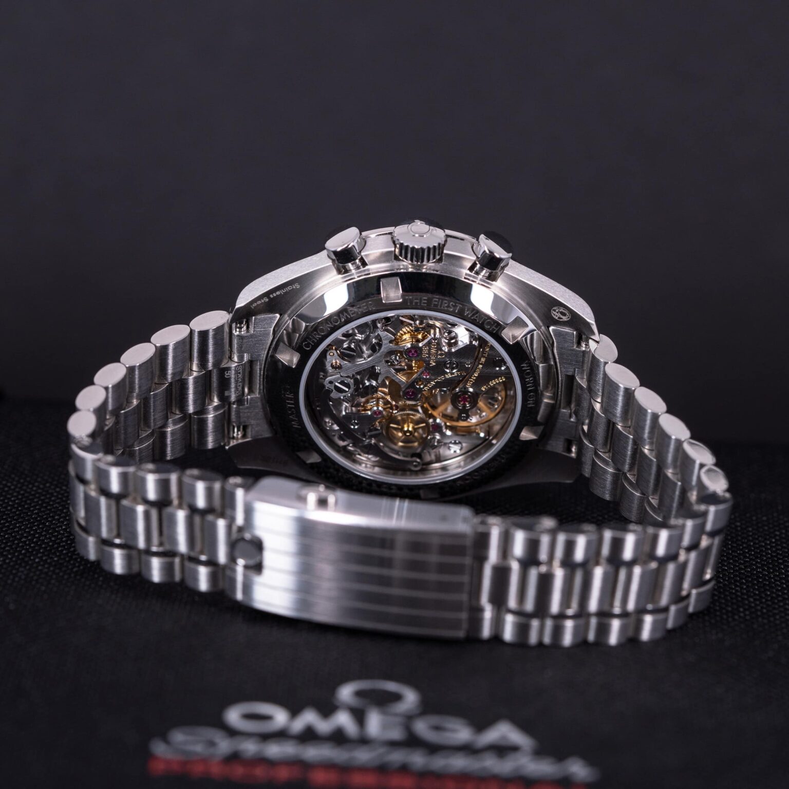 Omega-Speedmaster-Sapphire-back-2022-4.jpg