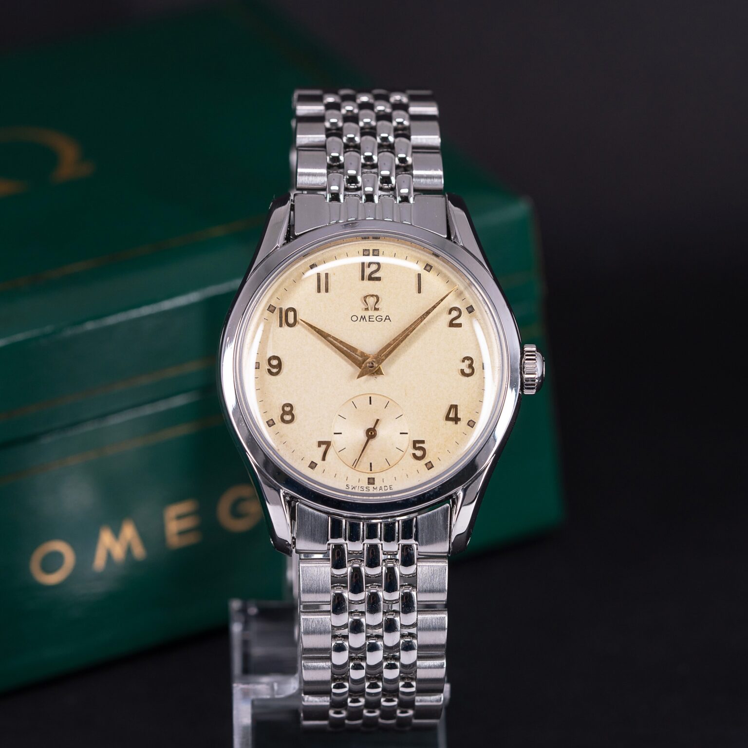 Omega_2639_1952.jpg
